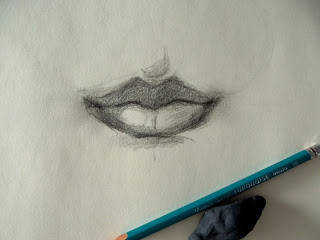 paso 4 para dibujar labios de mujer